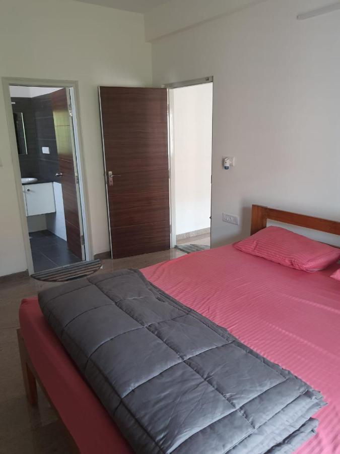 Castle Bannerghatta Road Apartment *